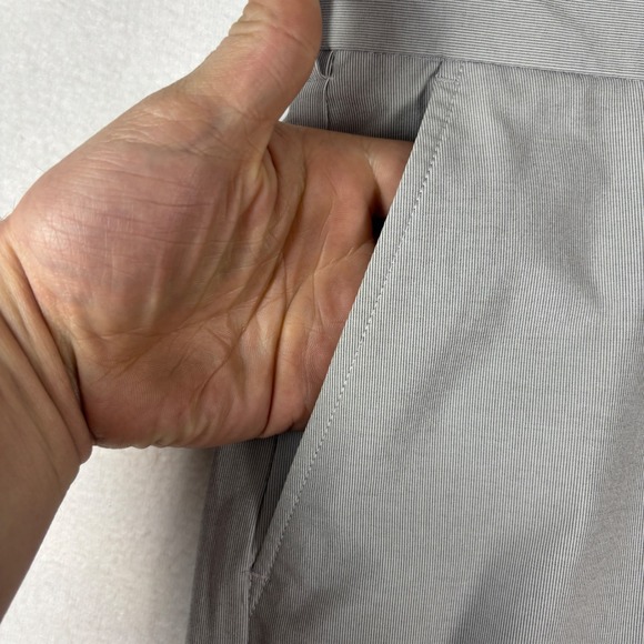 Mens Gray Micro Stripe Flat Front Golf Shorts Casual Performance Size 42 - Picture 10 of 16
